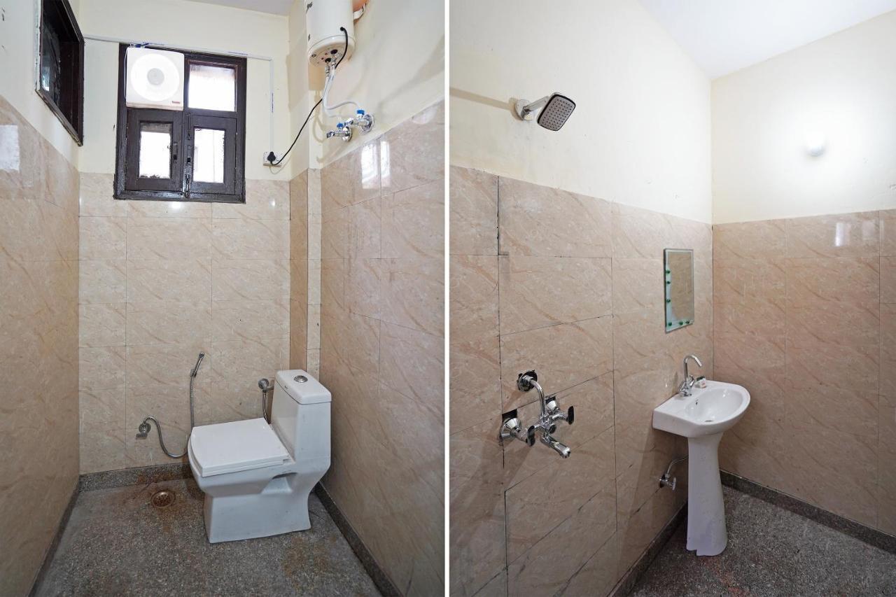 Oyo 46744 Hotel Yash New Delhi Bagian luar foto